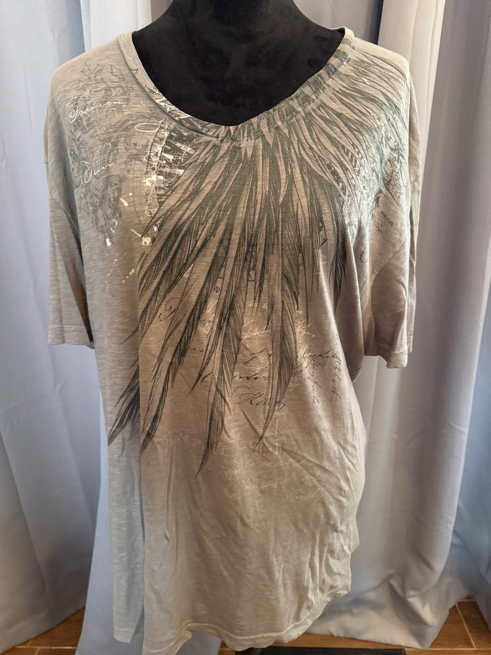 Neutral Palm Feather Graphic Tee
